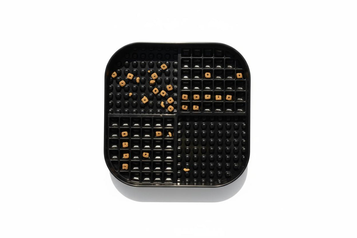 LickiMat Slomo XL - The Woof Toys