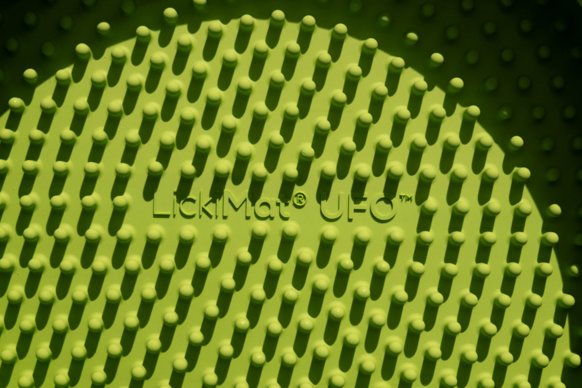 LickiMat UFO - The Woof Toys
