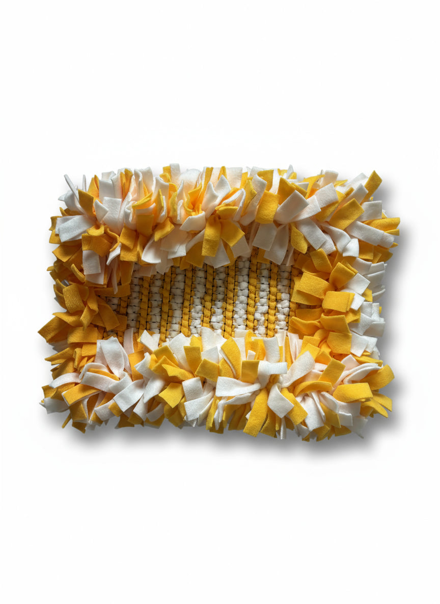  Close-up of Sniffing Mat Light Woof back texture for enrichment play